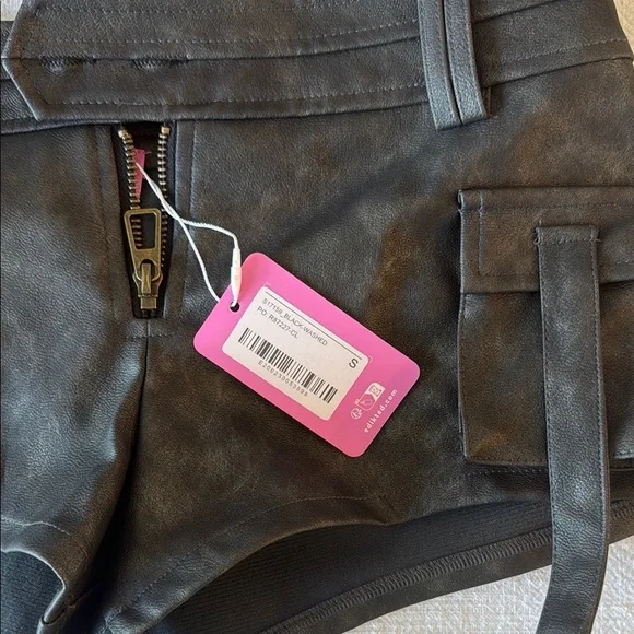 Edikted Black Cargo Shorts for Women - Picture 2 of 4